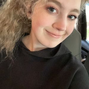 Meet your Posher, Lexi